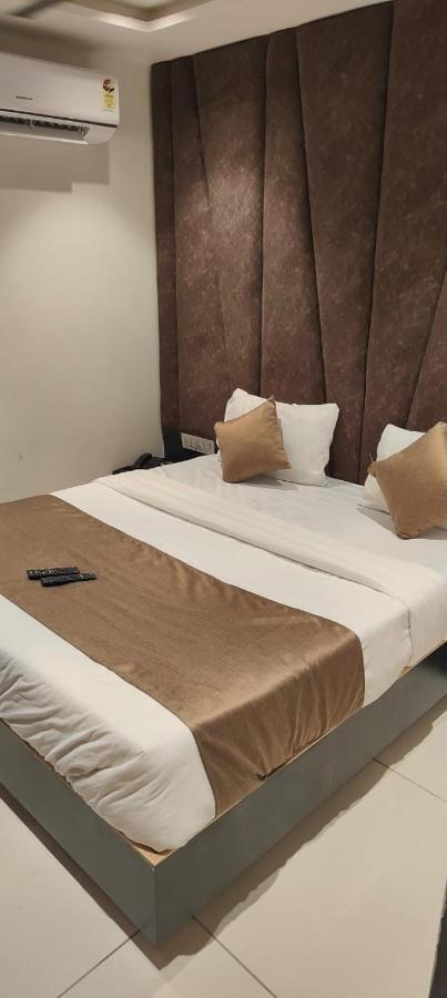 Prime View Hotel Αχμπανταμπάντ Εξωτερικό φωτογραφία