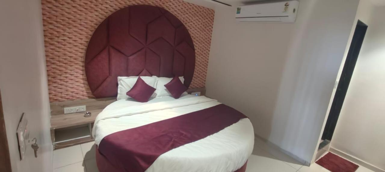 Prime View Hotel Αχμπανταμπάντ Εξωτερικό φωτογραφία