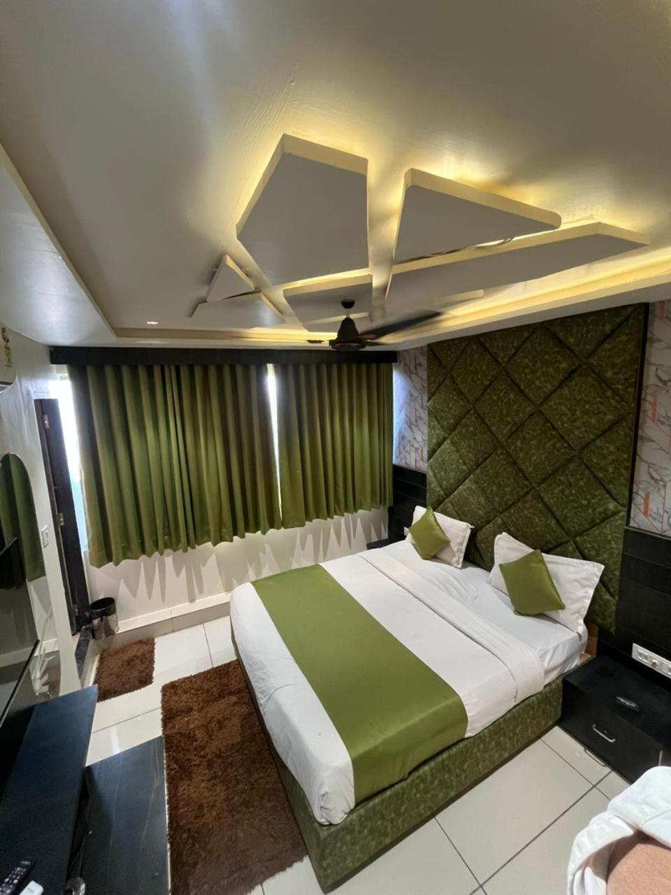 Prime View Hotel Αχμπανταμπάντ Δωμάτιο φωτογραφία
