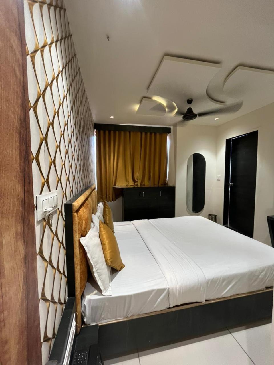 Prime View Hotel Αχμπανταμπάντ Δωμάτιο φωτογραφία